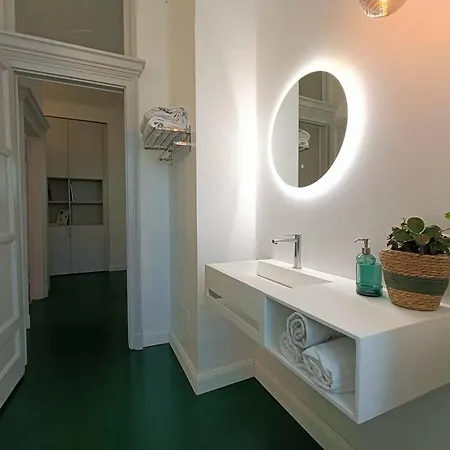 Apartment Stylish Flat Near Station And Center *