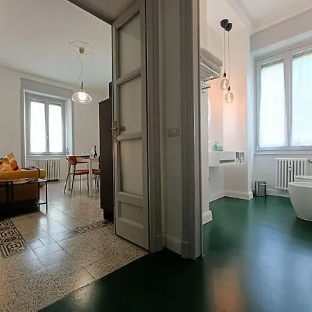 Apartment Stylish Flat Near Station And Center Como